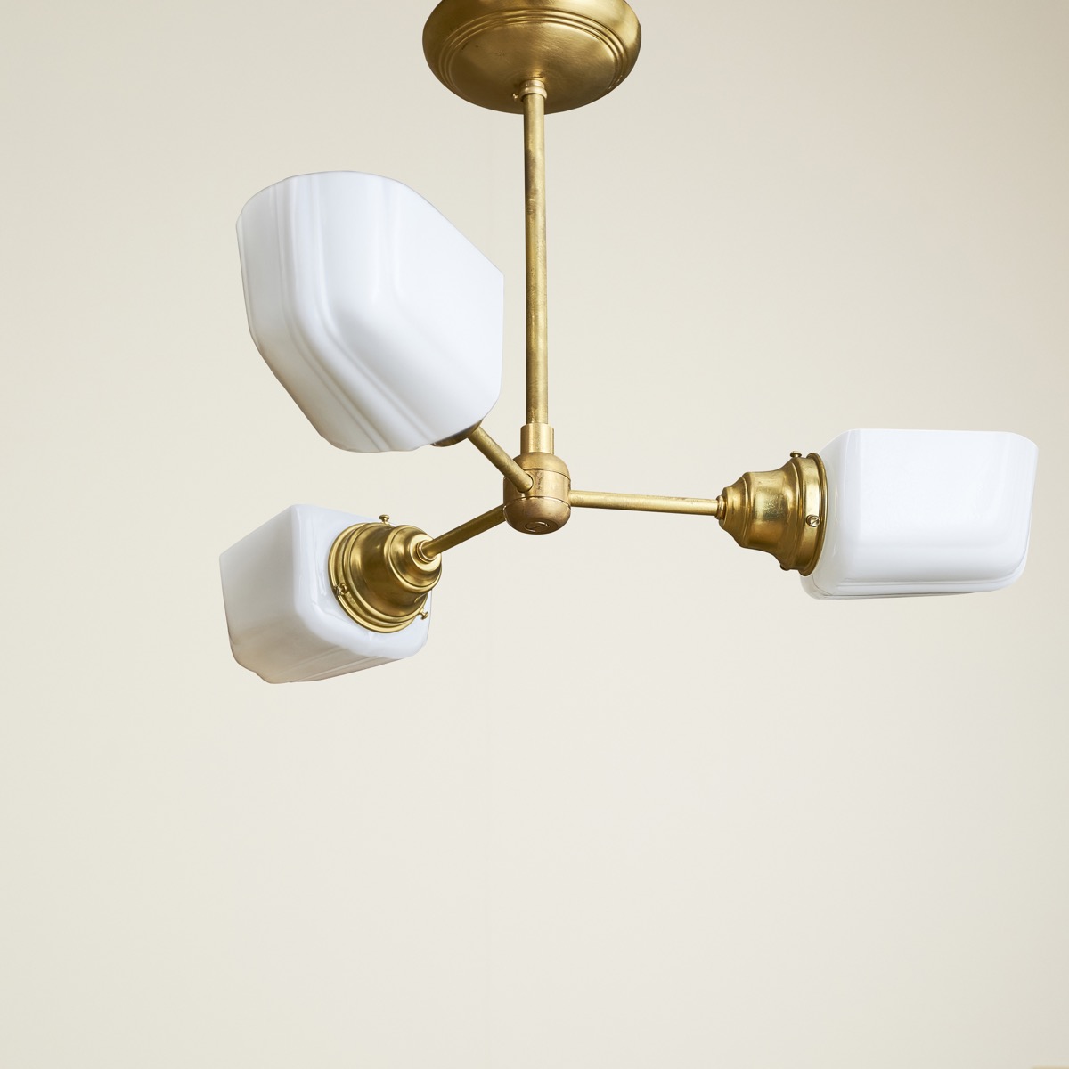 Clamshell Lamp Modern 3